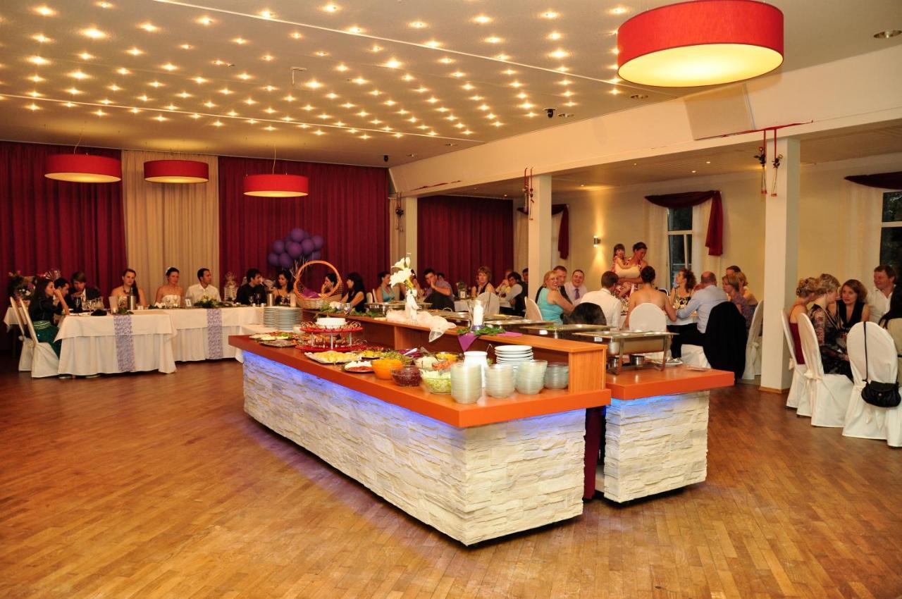 Hotel & Restaurant Zum Deutschen Hause Kirchhatten Zewnętrze zdjęcie